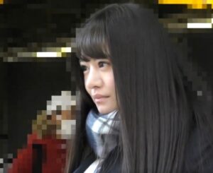 ガチ本物痴漢？｜制服JK×強姦｜アイドルみたいなロリ少女が犯され、大量お漏らし。盗撮カメラのレンズがズブ濡れ