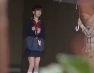 アウロリ女子中学生×軟禁×強姦｜雨宿りをしていた気弱なJCを自宅に誘って、ハメ犯す鬼畜男