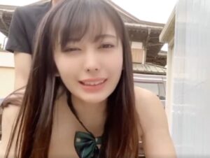 弥生みづき｜優等生ひよこJK×露出狂｜全裸で野外をうろつく真面目な女子校生（露出狂）が、バックからハメ犯される