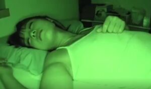 大槻ひびき｜義姉×夜這い×近親相姦｜姉の寝室に忍び込んだ鬼畜な弟。しかし、姉は受け入れちゃって和姦SEXで何度もイっちゃう