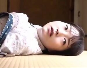 ヘンリー塚本｜ひよこ少女×NTR強姦｜カレシの父親に種付けSEXされ、ボロボロのJK彼女さん