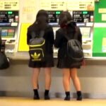 可憐な文学ひよこ娘×通学電車×種付け痴漢｜ゴム無しの生チンポをぶち込まれて声我慢イキ