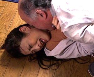 ながえスタイル×神納花｜借金妻×喉奥イラマ調教｜貸主の自宅で襲われ抵抗出来ず無理やり強姦される人妻