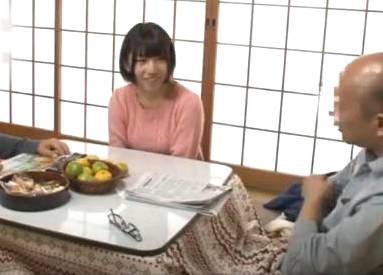 乙葉ななせ｜JC孫娘×コタツ痴漢｜幼い孫をこっそりセクハラしてハメ犯すエロ爺。妻がいなくなるや、速攻でハメ犯す