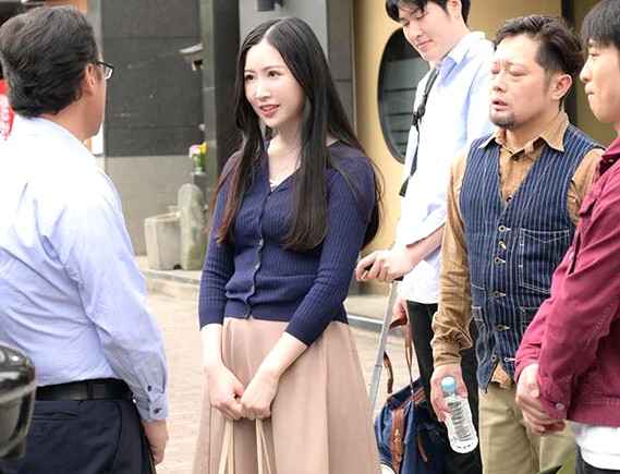 朝日りお｜人妻OL×輪姦温泉旅行×肉便器堕ち｜新人女社員を研修旅行先の旅館でセクハラしまくって、男性社員たちで種付け強姦