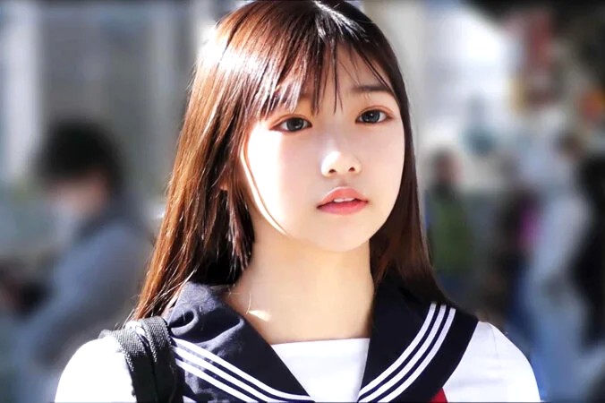 綾瀬こころ｜無垢ひよこJK少女×粘着サイレント電車痴漢×種付け｜通学する制服ロリ娘を車内で犯して、その後、犯り専用アジトに連れ込んでやりたい放題に強姦する