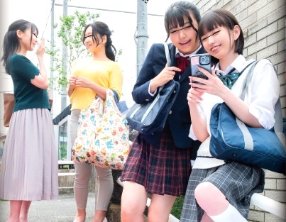 仲良し母娘×種付け暴行レイプ｜自宅に押し入ってきたキチガイ野郎たちに強姦される母娘、女友だち。肉便器輪姦され凌辱。奴隷のようにボロボロ